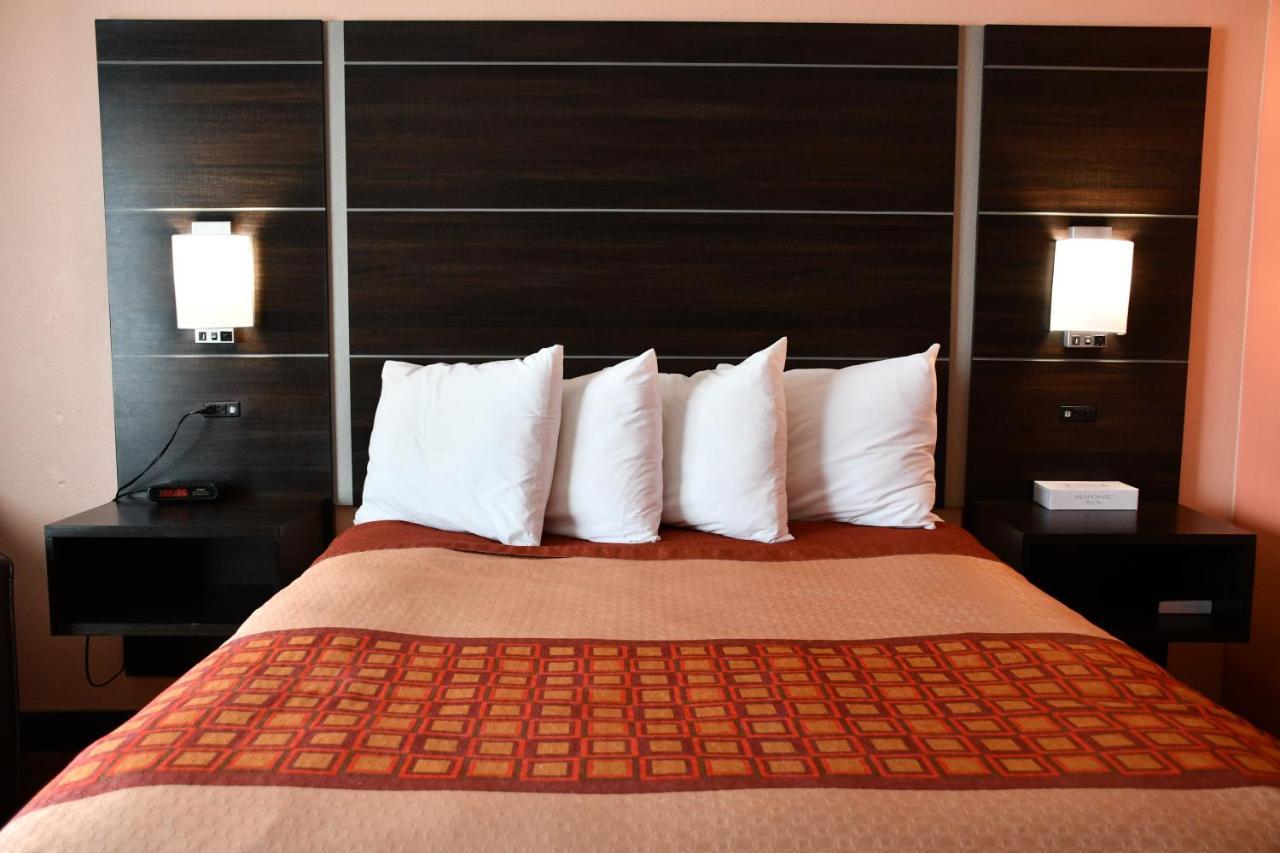 Regency Inn & Suites Faribault Ngoại thất bức ảnh