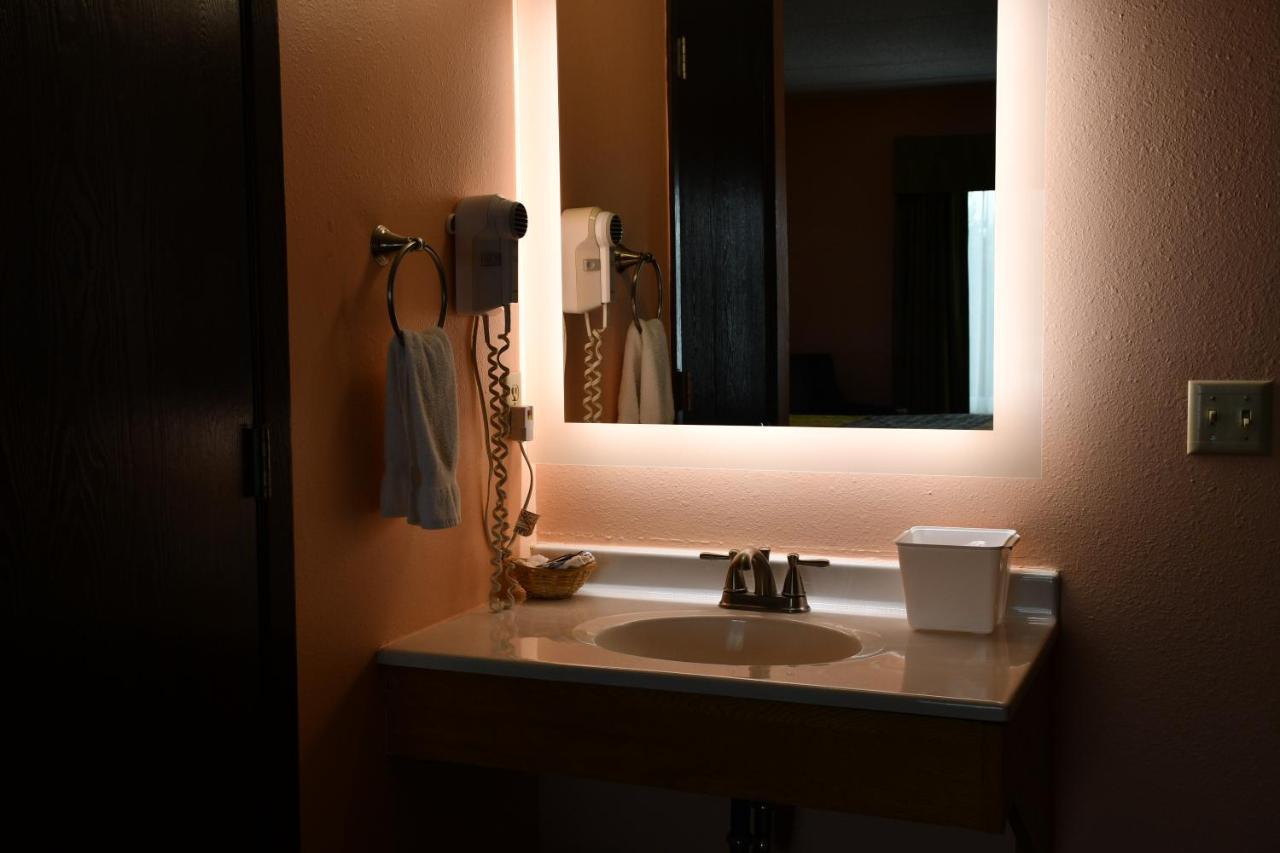 Regency Inn & Suites Faribault Ngoại thất bức ảnh