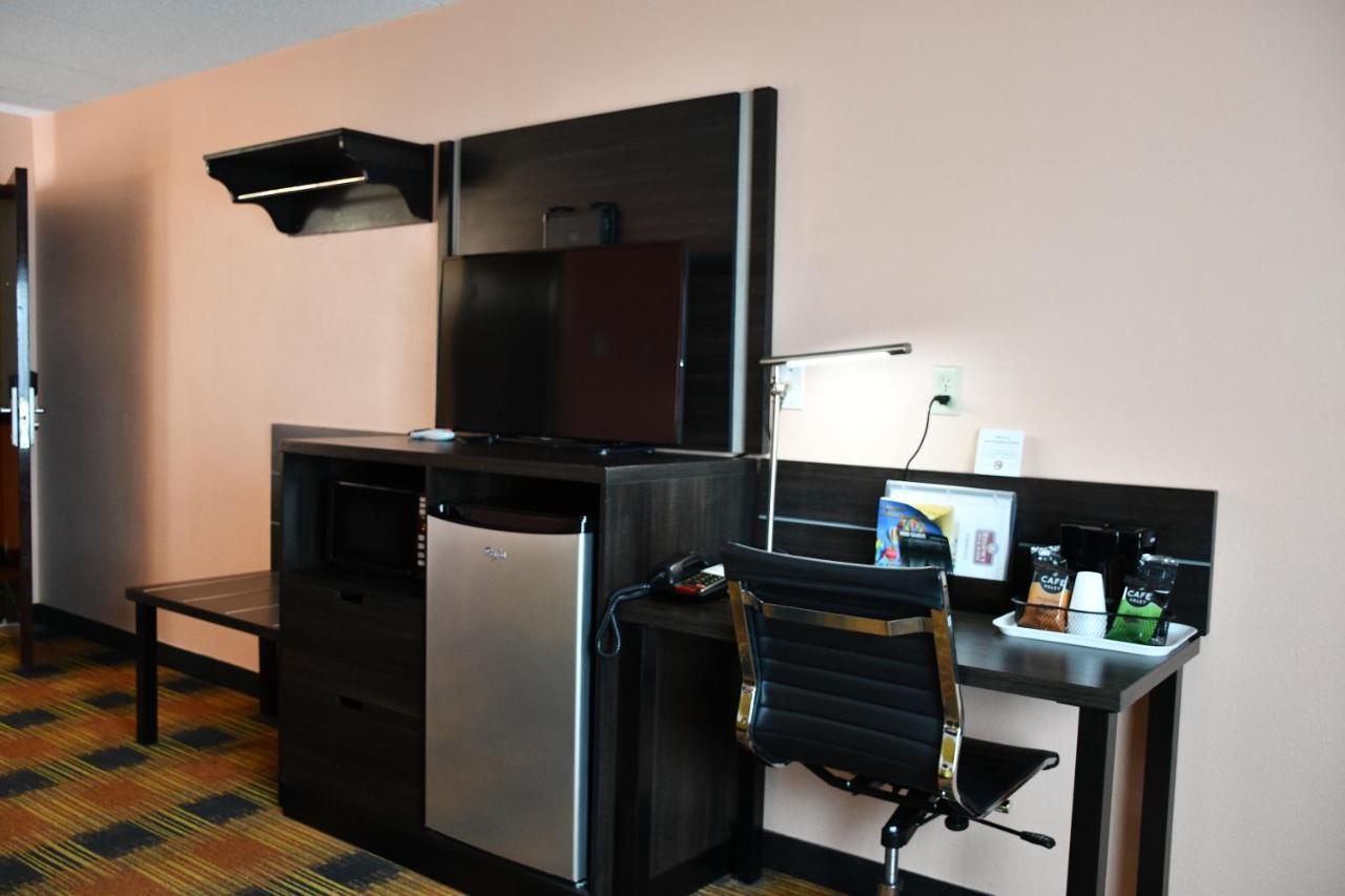 Regency Inn & Suites Faribault Ngoại thất bức ảnh